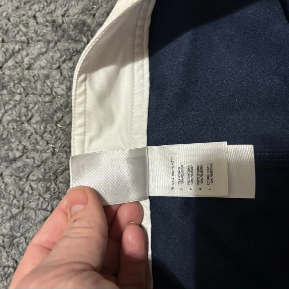 The North Face Navy and Cream Hybrid Shorts size 30